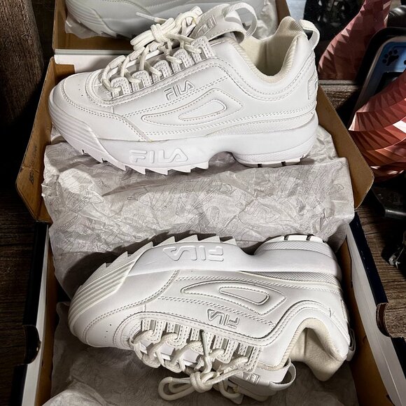 Triple White Fila Disruptor 2 - US W's 7, M's 5.5, Kid's 5.5 - Picture 1 of 6